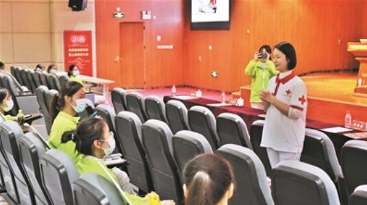 青春志愿行，助力讀懂中國(guó)——2021年讀懂中國(guó)國(guó)際會(huì)議廣州青年志愿者全面上崗服務(wù)